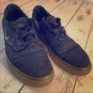 Nike SB Low Black Gum Sole